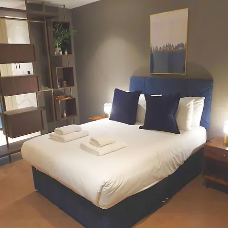 Soho Living - Stylish Duplex 2-Bedroom Apartment In Vibrant Soho